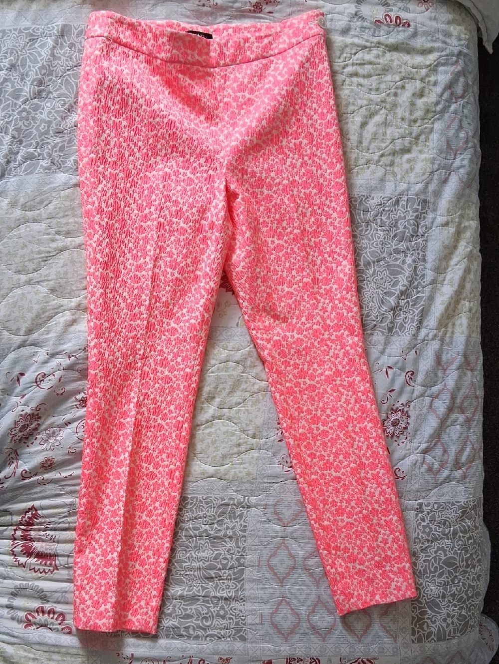 Carlisle Pink Floral Cropped Ankle Pants